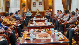 Menteri Imipas Temui Kapolri Minta Bantuan Polisi Terjun Razia Lapas