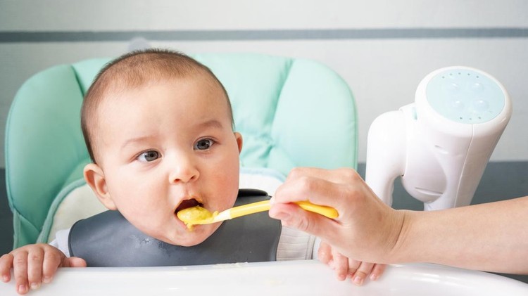 MPASI bayi menurut Kemenkes