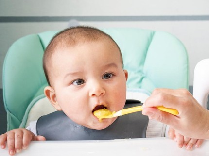 4 Syarat Pemberian MPASI pada Bayi Menurut Kemenkes RI, Perhatikan Bun