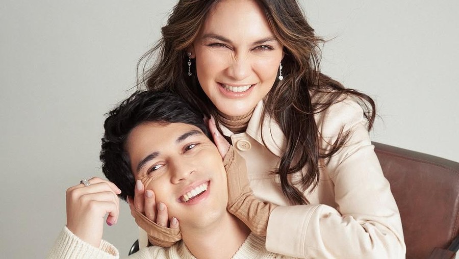 Pasangan Artis Rayakan Hari Valentine Pasangan Artis Rayakan Hari Valentine