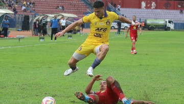 Sorotan Dunia Olahraga CNN Sport : Hasil Liga 1: Kembali ke Kanjuruhan, Arema Kalah 0-3 dari Persik