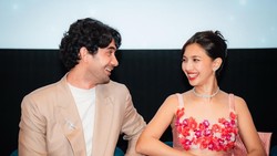 Penantian Reza Rahadian yang Terwujud Lewat 'The Most Beautiful Girl in the World'