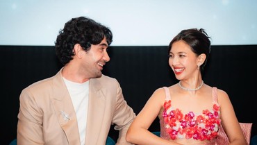 img-title Penantian Reza Rahadian yang Terwujud Lewat 'The Most Beautiful Girl in the World'