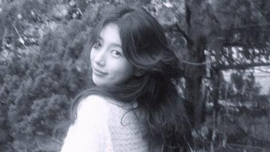 Suzy merilis teaser untuk lagu 'Come Back' Suzy merilis teaser untuk lagu 'Come Back'