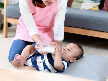 7 Tanda Babysitter Anak Red Flags yang Perlu Diketahui Orang Tua