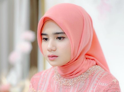 7 Potret Penampilan Tissa Biani saat Tasyakuran Rumah Baru, Cantik dengan Hijab