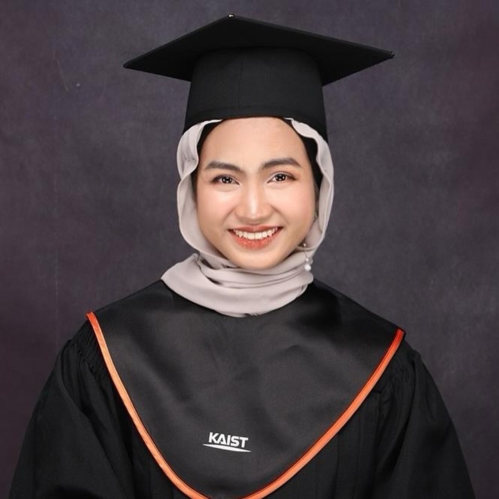 <p>Nama Xaviera Putri belakangan ini tengah mencuri perhatian publik, terutama setelah menjadi peserta dalam kompetisi <em>Clash of Champions</em> (COC). Ia baru saja membagikan kabar bahagianya yang telah menyelesaikan masa perkuliahan. (Foto: Instagram@xavieraaputri)</p>