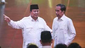 FOTO: Saling Puji Prabowo dan Jokowi di HUT Ke-17 Partai Gerindra