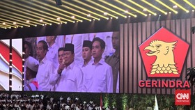 Prabowo Subianto hadir bersama Joko Widodo dan Gibran Rakabuming Raka di HUT ke-17 Partai Gerindra di Sentul, Bogor, Sabtu (15/2).
