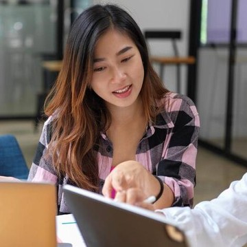 Mau Punya Pengalaman Kerja di Awal Kuliah? Yuk, Kenalan Sama Eksternship!