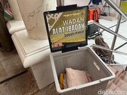 Sekali Pakai, Mukena di Masjid Ini Langsung Diganti Tiap Waktu Salat