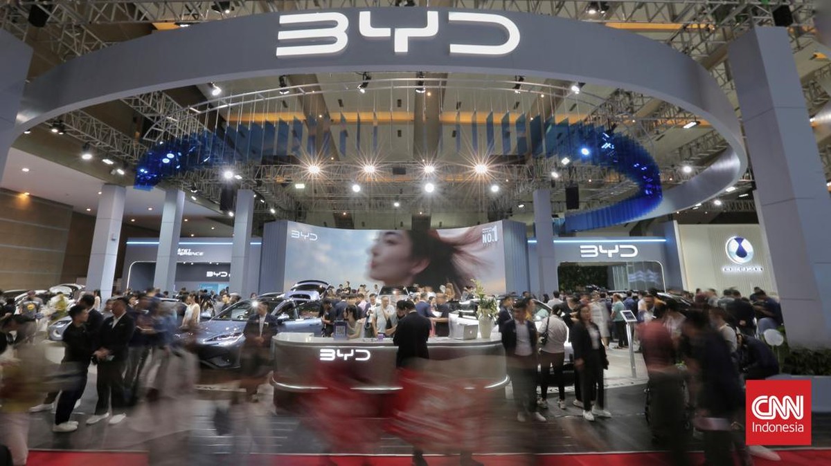 FOTO: BYD Unjuk Gigi di IIMS 2025