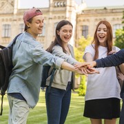 Ingin Kuliah ke Luar Negeri? 10 Daftar Negara Ini Tawarkan Persyaratan Beasiswa yang Mudah Diikuti