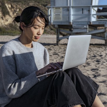 Viral #KaburAjaDulu, 7 Program Kerja ke Luar Negeri Ini Bisa Kamu Coba!