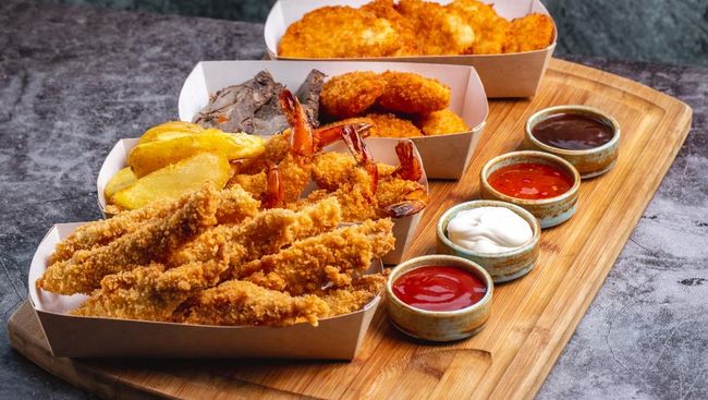 Ada beberapa cara agar Anda tetap bisa mengonsumsi gorengan tanpa harus disertai minyak dalam jumlah berlebih.