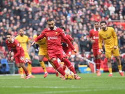 Raja Penalti Liverpool: Mo Salah Kejar Steven Gerrard