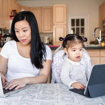 6 Pekerjaan Fleksibel untuk Ibu Rumah Tangga di Tahun 2025, Nggak Perlu Keluar Rumah!