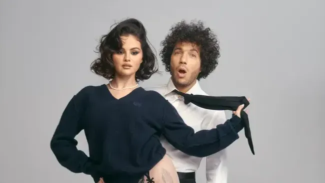 Selena Gomez Ungkap Momen Pertama Kali Suka dengan Benny Blanco: Sangat Sederhana