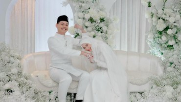 img-title Yasmine Ow, Eks Istri Aditya Zoni Bikin Kaget usai Unggah Potret Pernikahan