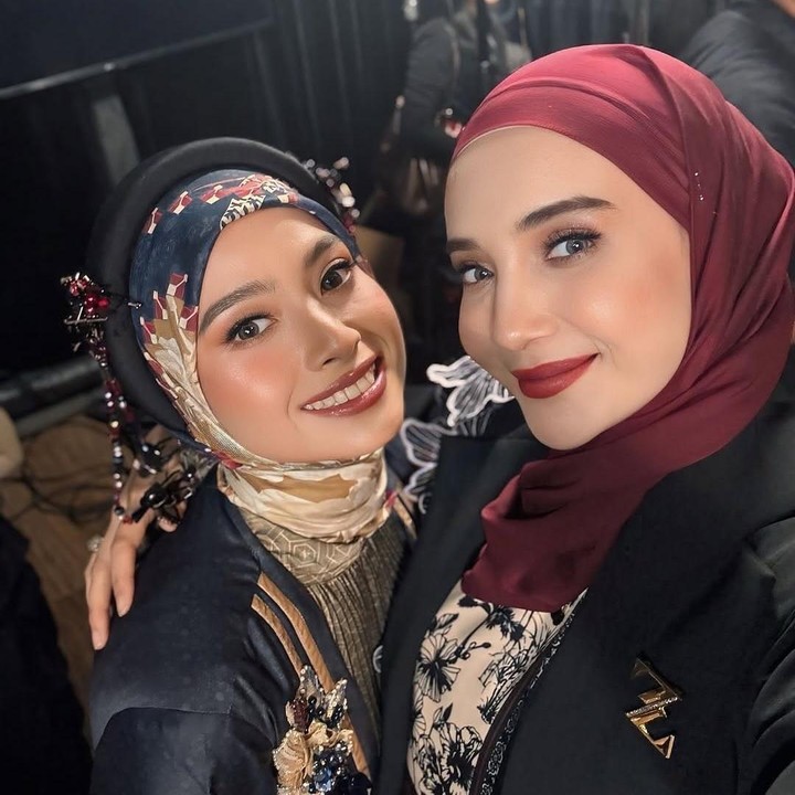 <p>"Suka banget lihatnya bisa akur dan akrab sama mantan pacar suami," kata seorang netizen. "<em>MasyaAllahh</em> haduh gemas banget kalian," tutur netizen lainnya dengan menyisipkan emotikon hati. (Foto: Instagram: @septriasaacha)</p>