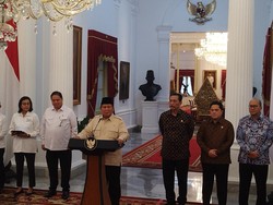 Eksportir Wajib Parkir Dolar 100% di RI Setahun, Prabowo Beberkan Untungnya