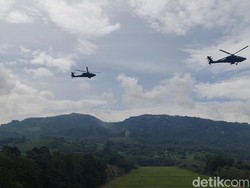 Nyaring Suara Ledakan saat Heli TNI AD Latihan Tembak di Cipatat