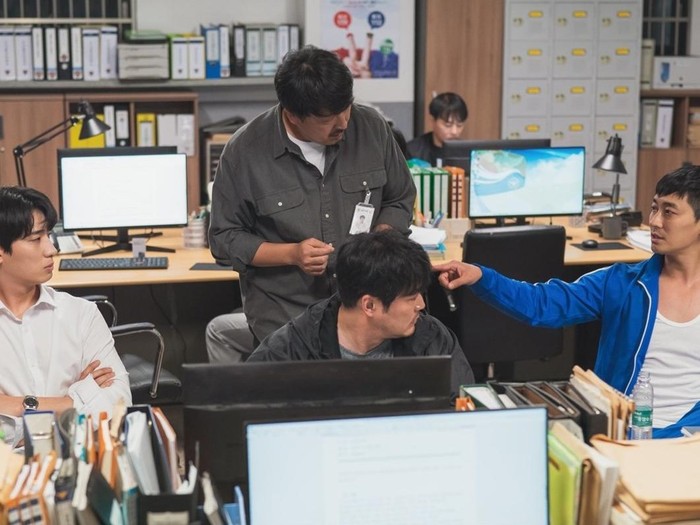 Ju Ji Hoon dan Yoon Park dalam The Witch / Foto: Channel A