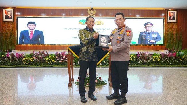 Kapolri dan Menhut teken kesepakatan mengenai antisipasi kebakaran hutan dan lahan (karhutla) di musik kemarau.