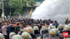 Polisi Bantah Tangkap 5 Mahasiswa Aksi 'Indonesia Gelap' di Surabaya
