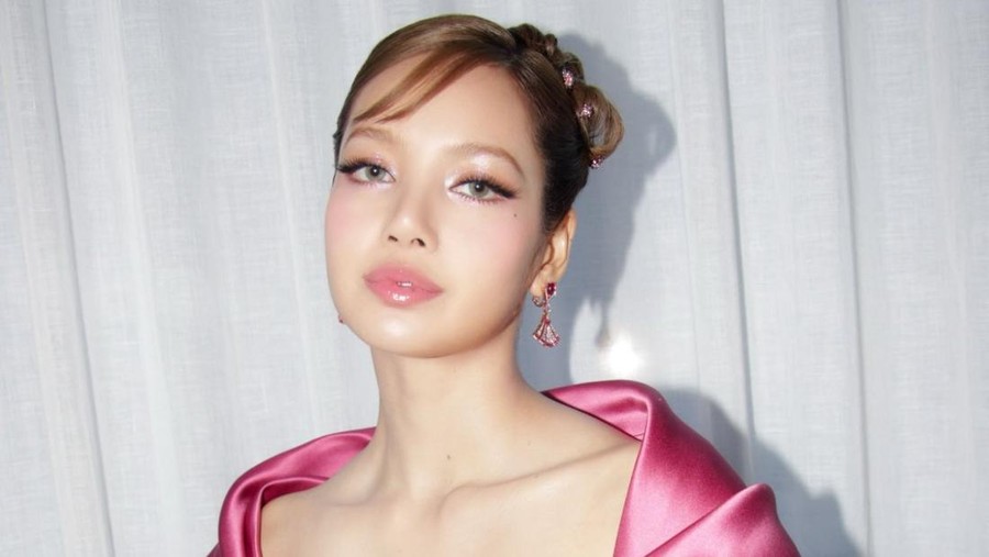 Lisa BLACKPINK menghadiri acara premiere kedua serial The White Lotus 3 di Thailand Lisa BLACKPINK menghadiri acara premiere kedua serial The White Lotus 3 di Thailand