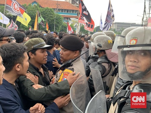 Kapolda Jatim Janji Bebaskan Pedemo yang Ditangkap