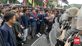 Kesaksian Mahasiswa 'Indonesia Gelap' Korban Kekerasan Aparat Surabaya