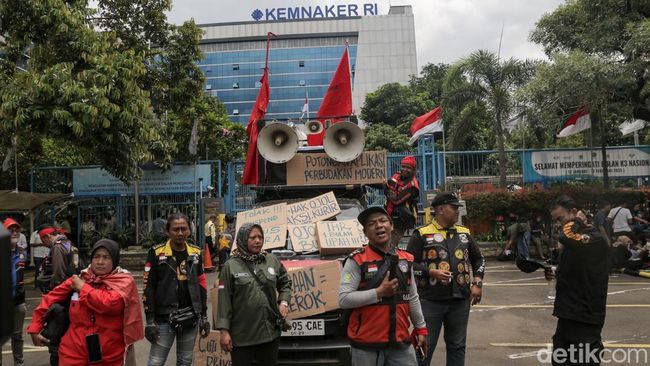 Tuntut Dapatkan THR, Ternyata Segini Gaji Driver Ojol!