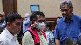 Sidang Suap Eks Hakim MA, Saksi Akui Antar Sin$250 Ribu ke Zarof Ricar