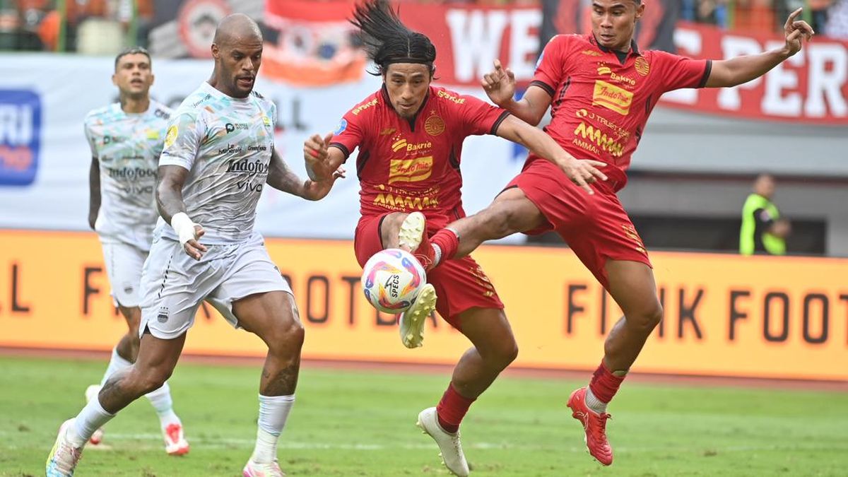 FOTO: Drama 4 Gol Persija vs Persib di Patriot
