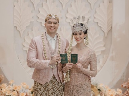 7 Potret Momen Elma Agustin Resmi Menikah, Eks Personel Princess Reunian