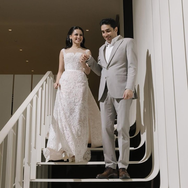 <p>Artis cantik Yunita Siregar mengejutkan netizen usai mengunggah potret pernikahannya dengan produser film, Wicky V Olindo. Keduanya resmi mengikat janji tepat di Hari Valentine, 14 Februari 2025. (Foto: Instagram: @yunitasinegar)</p>
