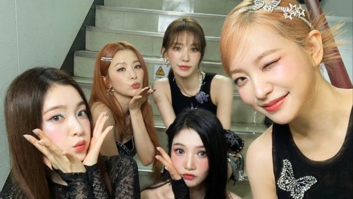 img-title 7 Rekomendasi Lagu Happy Vibes K-Pop yang Bikin Mood Kamu Naik!