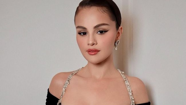 5 Artis dengan Busana Terbaik di BAFTAs 2025, Selena Gomez sampai Pamela Anderson!