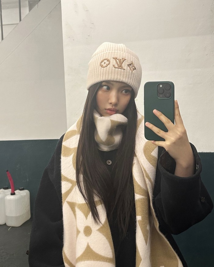 Tak heran jika nama idol K-Pop yang dikenal dengan nama Inggris Grace Lee tersebut kerap menjadi perbincangan hangat di jagat maya. Cantik dan punya segudang bakat, Hyein NJZ benar-benar definisi paket lengkap ya, Beauties!/ Foto: x.com/NewJeans_ADOR