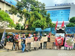 Curhat Ojol Tuntut THR: Insyaallah Sangat Bantu, Bisa Beli Baju Bocah