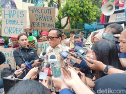 Demo Minta THR, Berapa Pendapatan Driver Ojol?