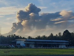 Bandara Gamar Malamo di Halmahera Utara Tutup Sementara Imbas Erupsi