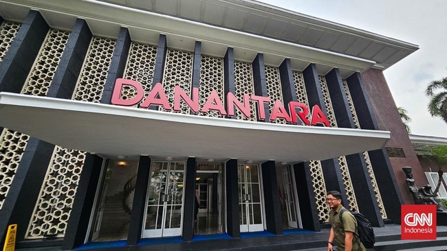 Danantara Mau Pangkas 888 Induk-Cucu BUMN Jadi 200 Perusahaan Danantara berencana merampingkan jumlah Badan Usaha Milik Negara (BUMN) beserta anak usahanya dari 888 menjadi sekitar 200 perusahaan.