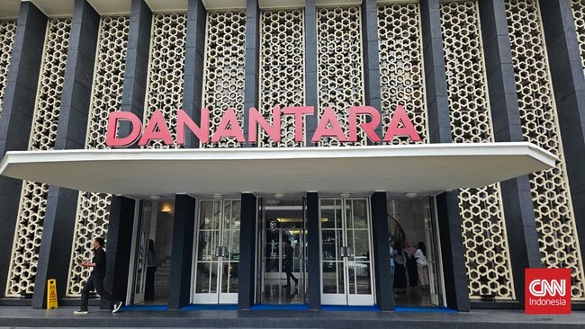 Danantara Tiba-tiba Minta BUMN-Anak Usaha Tunda RUPS, Ada Apa? Badan Pengelola Investasi Daya Anagata Nusantara (Danantara) memerintahkan kepada seluruh BUMN dan juga anak usahanya menunda RUPS.
