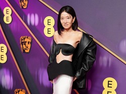 Most Pop: Vera Wang Tampil Berani di Usia 77, Pakai Bra Top Jadi Sorotan