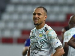 Ganasnya Bek Persib Gustavo Franca
