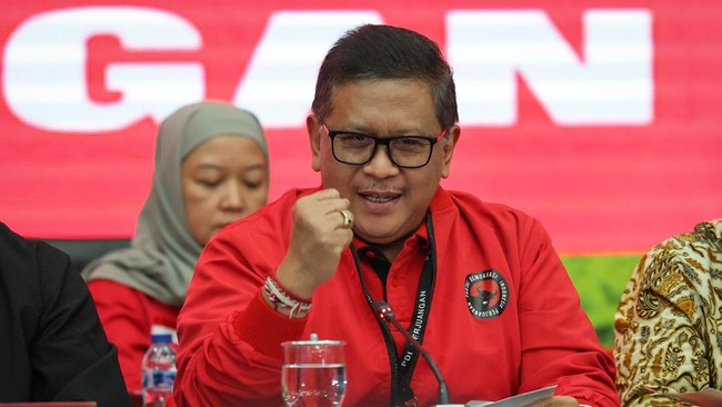 Sekjen PDIP Hasto Kristiyanto mengklaim kasus hukumnya di KPK tak lepas dari sikap politiknya terhadap empat isu nasional di masa pemerintahan Presiden Jokowi.
