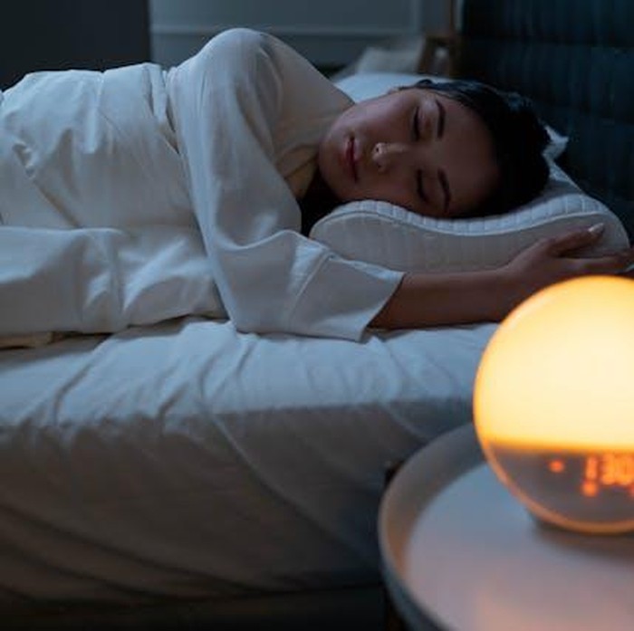 Jangan Tidur Terlalu Larut Malam/Foto: Pexels.com/cottonbro studio
