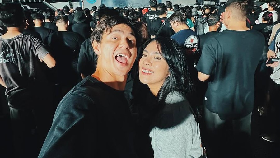 Marcell Darwin dan istri